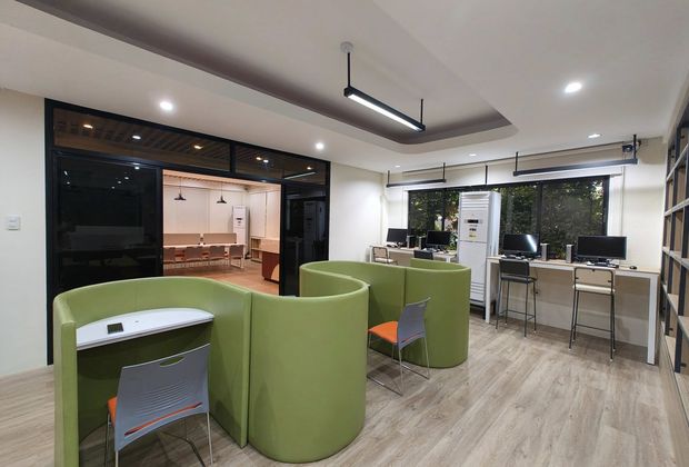 De La Salle study pods